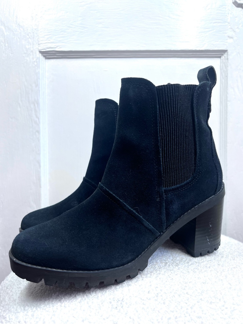 UGG Hazel Black Suede Waterproof Chelsea Block Heel Boot Size 8